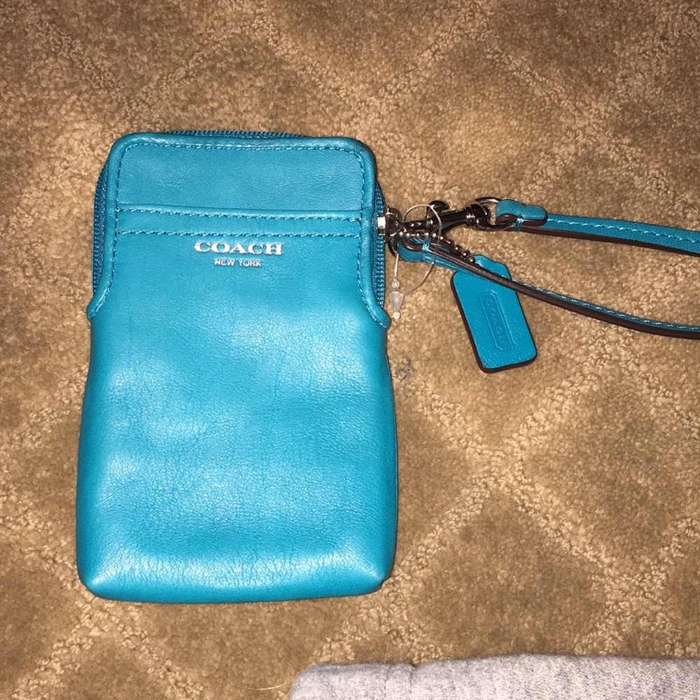Coach wristlet PRICE FIRM
